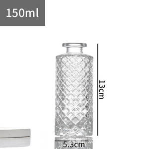 Diffuseur d'huiles essentielles DIY en verre transparent à rayures verticales, design moderne, rechargeable, avec bouchon et bâtonnets - Product Image 4