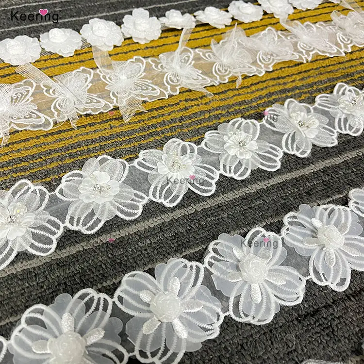 Adorno de encaje bordado de flores 3D blanco elegante precio razonable de venta directa de alta calidad de Keering para ropa