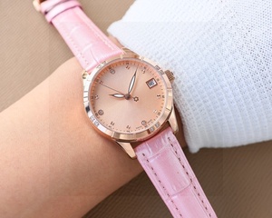 นาฬิกาข้อมือผู้หญิงสีชมพู ดีไซน์เนอร์คุณภาพสูง ขายดี - Product Image 2