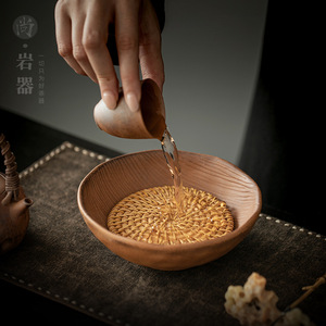 Plateau à thé rond en poterie rustique à rayures verticales, style Wabi Sabi, décoratif pour la maison - Product Image 2
