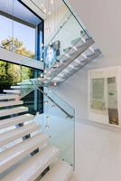 Marches en verre de marbre en bois avec poignée Escalier en bois flottant Escaliers droits