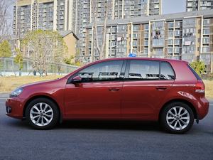 Volkswagen Golf 2012, 1.6L, Automático, Confort, Icono Alemán Probado, Bajo Costo y Confiable, Ideal para Desplazamientos - Product Image 3