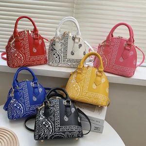 Sac fourre-tout en cuir tendance pour femmes Bandana Print Handbag - Product Image 3