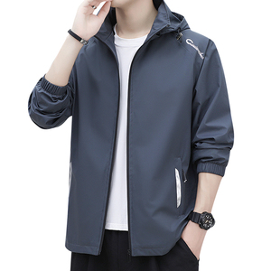 เสื้อแจ็คเก็ตผู้ชายสไตล์เกาหลีทรงสลิมใส่สบายระบายอากาศได้ดี มีฮู้ดถอดได้ แฟชั่นความยาวพิเศษสำหรับฤดูใบไม้ผลิและฤดูหนาว - Product Image 1