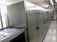 Machine de moulage de barres de chocolat entièrement automatique AMC, grande capacité, avec tunnel de refroidissement