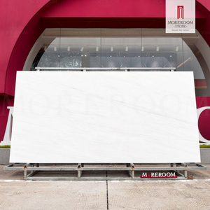 Planche <span class=keywords><strong>de</strong></span> <span class=keywords><strong>comptoir</strong></span> en pierre frittée aspect quartz Bianco Bolomoti original, finition mate blanche, épaisseur 12 mm, 3200x1600 mm, pour salle à manger extérieure - Product Image 1