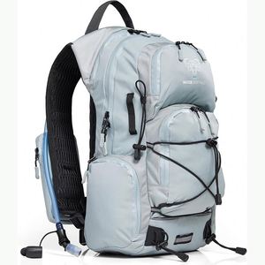 Échantillon gratuit : un sac de randonnée extérieur spacieux, imperméable et doté d'une bande réfléchissante pour les étudiants et les écoliers. - Product Image 1
