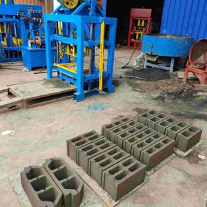Qt4-40 Mesin Cetakan Blok Interlock Beton Kecil <span class=keywords><strong>Manual</strong></span> Otomatis Mesin Pembuat Blok Bata Multifungsi Bloquera - Product Image 2
