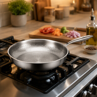 Poêle à fond plat en alliage de titane non revêtu Cooker King avec motif martelé, idéale pour une cuisine saine