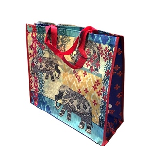 Sac fourre-tout réutilisable extra large en non-tissé avec motif animalier, poignées en corde rouge, fermeture personnalisée, pour le shopping - Product Image 1