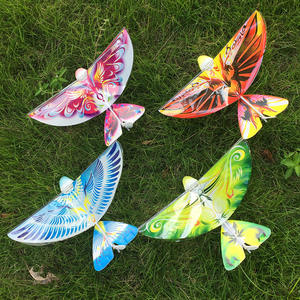 Pássaro Eletrônico Voando Livre Sem Controle Remoto, Brinquedos para Crianças com Luz LED para Brincar ao Ar Livre - Product Image 3