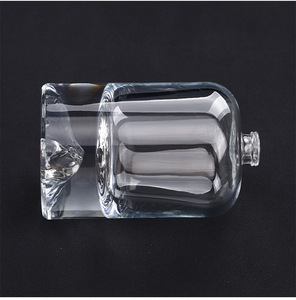 Flacone Spray Vuoto in Vetro Trasparente da 100ml con Base Vulcanica, Ricaricabile, al Miglior Prezzo - Product Image 3