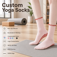Chaussettes de yoga en coton à volants avec logo personnalisé OEM, chaussettes de sport antidérapantes en jacquard tricoté, respirantes, pour femmes, pour l'automne, pour le Pilates