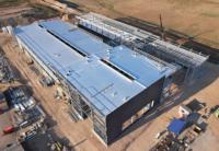 Structure en acier pour abri de stationnement, bâtiment, entrepôt métallique et atelier