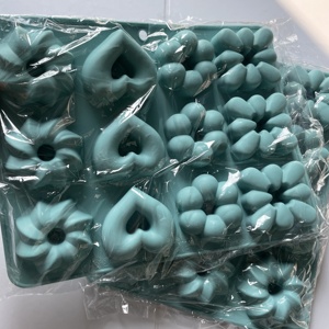 Moules en silicone pour biscuits et desserts à 12 cavités, <span class=keywords><strong>forme</strong></span> de fleur et de cœur, <span class=keywords><strong>moule</strong></span> à pâtisserie pour biscuits - Product Image 3