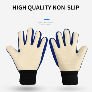 Professional <b>PVC</b> & Resin Sport Youth Training Soccer Goalkeeper <b>Gloves</b> with Finger & Thumb Protection and Customized Logo - Product Image 2