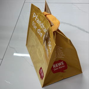 กระเป๋าช้อปปิ้งทรงกล่องขนาดกลาง ผ้า PP ทอ สะพายไหล่ ผลิตในเวียดนาม รับผลิตตามแบบ OEM ODM สีสันตามสั่ง เคลือบ BOPP สำหรับไลฟ์สไตล์ใหม่ - Product Image 1