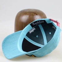 Casquette de baseball non structurée en daim premium à 6 panneaux avec broderie 3D personnalisée et sangle contrastante avec boucle métallique