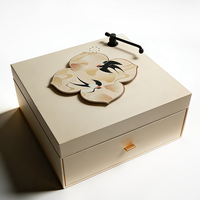 Boîte cadeau élégante de style tourne-disque en vinyle avec module sonore intégré, emballage tiroir personnalisé pour la promotion de marques de luxe