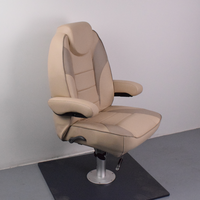 Siège de bateau à dossier haut avec deux accoudoirs durables, support de tête et poche intégrée, en beige et gris