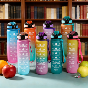 Bouteilles de sport motivantes sans BPA en Tritan 1L (32oz) avec marqueur de temps, sangle de transport, anti-fuite et compatibles <span class=keywords><strong>lave</strong></span>-<span class=keywords><strong>vaisselle</strong></span> pour la gym, le fitness et les activités de plein air - Product Image 1
