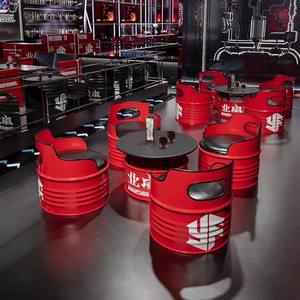 Combinazione Tavolo <span class=keywords><strong>e</strong></span> Sedie in Stile Industriale, Materiale PVC, Design Barile d'Olio, per <span class=keywords><strong>Bar</strong></span>, Caffè, Bancone, Divano - Product Image 2