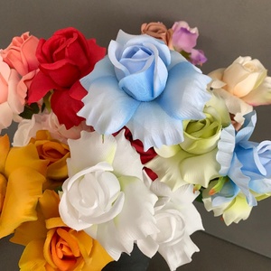 LE-435 Ingrosso 3 Teste di Rose Rosse Artificiali in Seta 63cm, Fiori Finti Realistici per Matrimoni, San Valentino, Composizioni Floreali - Product Image 5