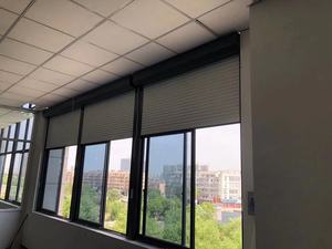 आधुनिक डिजाइन एल्यूमीनियम मिश्र धातु ध्वनि प्रमाण तूफान रोलर शटर कारखाने मूल्य रोलिंग शटर कारखाने मूल्य रोलिंग शटर होटल आवासीय - Product Image 6