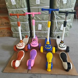 Monopattino Pieghevole Tre-in-Uno per Bambini da 1 a 8 Anni, per Maschi e Femmine, Include Triciclo e <span class=keywords><strong>Skateboard</strong></span> a Tre Ruote - Product Image 1