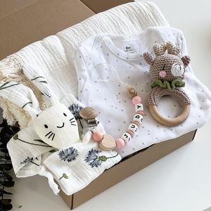 Coffret Cadeau Vêtements Maman et Bébé <span class=keywords><strong>Coton</strong></span> <span class=keywords><strong>Gaze</strong></span> Mousseline Serviette Lange Hochet Jouet Attache-Sucette pour Nouveau-né - Product Image 2