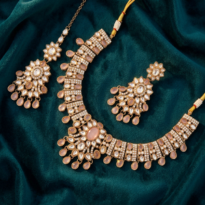 Ensemble de collier choker Kundan plaqué or antique traditionnel indien, perles multicolores en pierres précieuses, style Navratna, bijoux de mariage pour mariée - Product Image 3