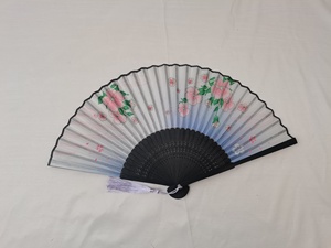 Éventail à main pliant pour femmes pour mariages 8.27 \ "(21CM) éventails à main de style amour en bois de bambou sculpté en soie - Product Image 5