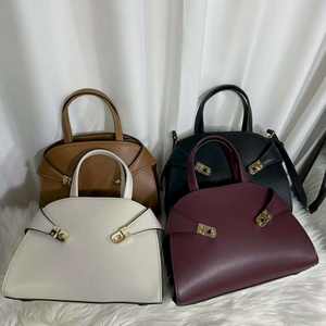 Bolso de hombro de cuero genuino para mujer, de lujo, con diseño inclinado, bolso tote para mujer con logo personalizado - Product Image 4