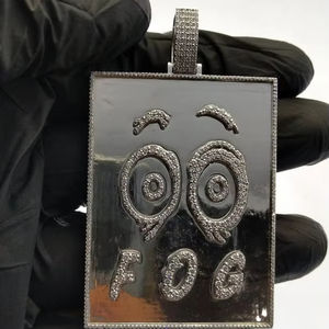 Collar con Colgante de Diamante Cultivado en Laboratorio de Oro de 14K '90s Fog Face' |   Joyería Hip Hop Personalizada de Moda para Bodas, Venta al Por Mayor - Product Image 1