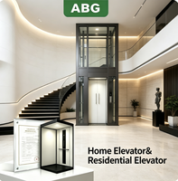 Ascenseur domestique moderne avec cadre de gaine en verre pour projet de rénovation intérieure de villa privée haut de gamme
