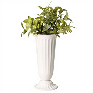 Florero de Plástico Blanco de Estilo Europeo Moderno, Maceta Decorativa Alta a Rayas para Centros de Mesa de Boda, Decoración de Mesa para el Hogar - Product Image 1