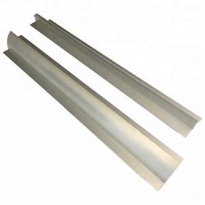 Rail de montage solaire en aluminium, surface anodisée, pour l'installation de systèmes photovoltaïques sur toiture - Product Image 1