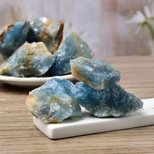 Pierre brute d'onyx bleu naturel en gros, cristal brut, spécimen minéral pour le polissage, le cabochon, la guérison, la décoration de la maison - Product Image 1