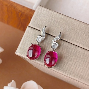 Bijoux de mode écologiques en cuivre plaqué argent, éclat éblouissant, coupe ovale 8*10mm, boucles d'oreilles pendantes en zircone cubique rouge pour femmes - Product Image 4