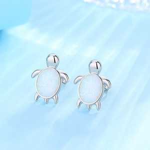 en rodio <span class=keywords><strong>de</strong></span> forma ovalada blanco Opal tortuga <span class=keywords><strong>de</strong></span> <span class=keywords><strong>mar</strong></span> pendientes hechos a mano espárragos pendiente para las mujeres - Product Image 3