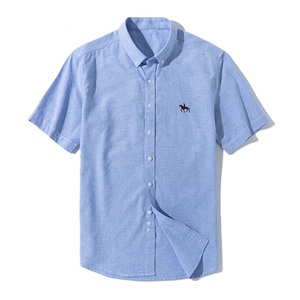 <span class=keywords><strong>Camicia</strong></span> Oxford Premium 100% Cotone da Uomo, Manica Corta, Casual, <span class=keywords><strong>con</strong></span> Bottoni, Azzurra, <span class=keywords><strong>con</strong></span> Ricamo a Cavallo - Product Image 2