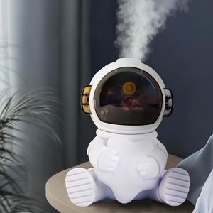 Humidificateur portable en plastique Astronaute, alimenté par USB, mini veilleuse LED, silencieux (<36dB), manuel, 0,5L, pour chambre/bureau, amusant et fonctionnel - Product Image 4