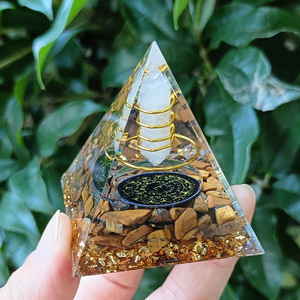 Pyramide en résine époxy avec cristaux, ornement de bureau, décoration d'aquarium, cristal blanc, œil de tigre, cadeau - Product Image 4