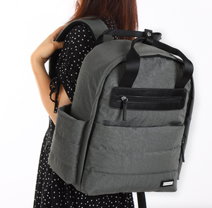 <span class=keywords><strong>Sac</strong></span> <span class=keywords><strong>à</strong></span> dos <span class=keywords><strong>à</strong></span> couches pour bébés personnalisé OEM <span class=keywords><strong>Sac</strong></span> fourre-tout imperméable isolé avec matelas <span class=keywords><strong>à</strong></span> <span class=keywords><strong>langer</strong></span> Matériau en nylon Motif imprimé Logo <span class=keywords><strong>Personnalisable</strong></span> - Product Image 4