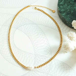 สร้อยคอสแตนเลส18K PVD ชุบทองพร้อมจี้มุกน้ำจืดธรรมชาติ | กันน้ำและไม่ก่อให้เกิดอาการแพ้ - Product Image 2
