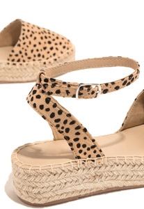 Verano de 2021 nuevos productos planos cómodos suela gruesa 35-43 de gran tamaño Casual trenzado de cuerda gruesa suela sandalias para mujeres - Product Image 4