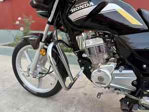 Motocicleta Honda de Calle con Motor de 150cc, Altamente Eficiente en Consumo de Combustible, Duradera y con la <span class=keywords><strong>Mejor</strong></span> Relación <span class=keywords><strong>Calidad</strong></span>-<span class=keywords><strong>Precio</strong></span> - Product Image 4