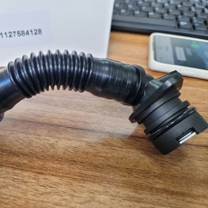 Tubo de escape de plástico BMW 11127584128 para X3 F25 X4 F26 X5 E70 X6 Serie 6 - Product Image 1