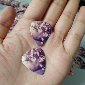ปิ๊กกีตาร์ลายดอกซากุระ ลายพิมพ์สองด้าน ทำจากเซลลูลอยด์ จำนวน 100 ชิ้น - Product Image 5