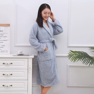 Peignoir de luxe élégant en microfibre pour femmes, original, parfait, personnalisé, à séchage rapide, en tricot compressé, serviette de bain unie - Product Image 1